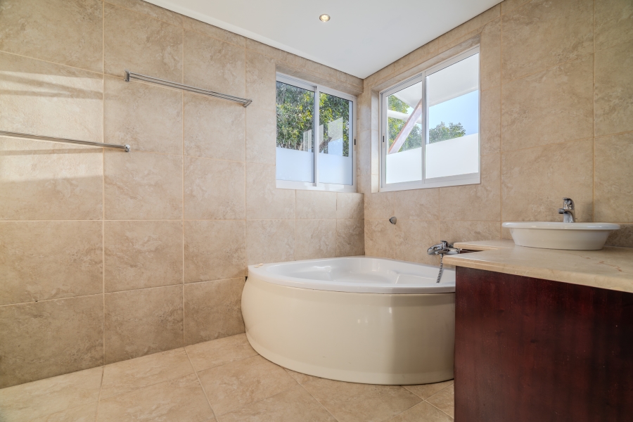 7 Bedroom Property for Sale in Camps Bay Western Cape